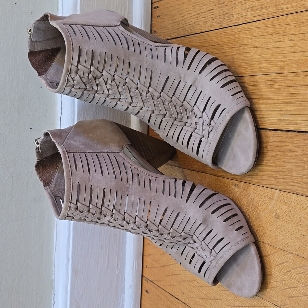 Vince Camuto, Evel Caged Peep Toe Sandal Booties, Nubuck, Tan, VGUC, Women's 8M